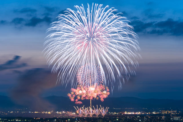 花火「この空の花」
