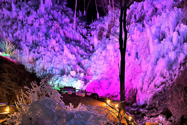 東京発】ダイナミックな氷の芸術！「三十槌の氷柱」＆「あしがくぼの