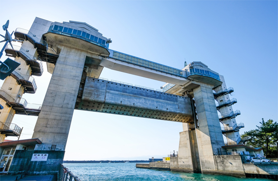 新宿発 紅く染まる修善寺街歩きと絶景空中散歩の三島スカイウォーク 沼津港グルメの食べ歩きとみかん狩り 伊豆満喫日帰りバスツアー ツアー詳細 クラブゲッツ