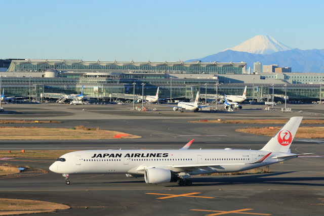 富士登山、往復の飛行機、東京都内の宿泊を一度に申し込めます