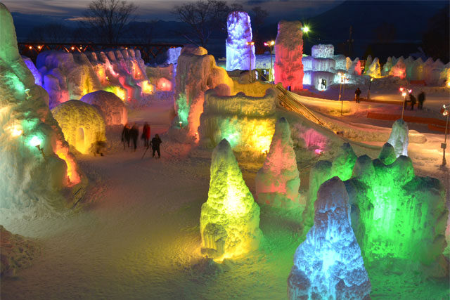 支笏湖氷濤まつりバスツアー付